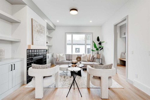 4615 82 Street Nw, Calgary, AB - Indoor Photo Showing Living Room