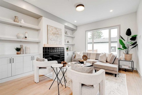 4615 82 Street Nw, Calgary, AB - Indoor Photo Showing Living Room