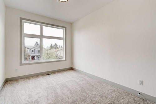 4615 82 Street Nw, Calgary, AB - Indoor Photo Showing Other Room