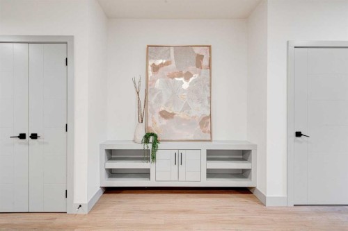 4615 82 Street Nw, Calgary, AB - Indoor Photo Showing Other Room