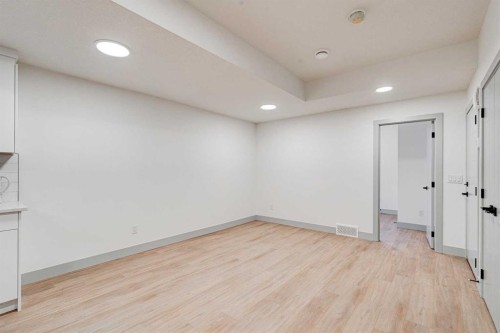 4615 82 Street Nw, Calgary, AB - Indoor Photo Showing Other Room