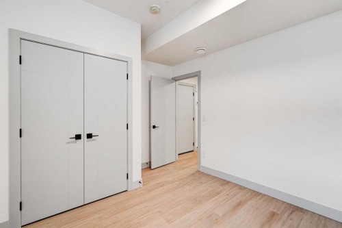 4615 82 Street Nw, Calgary, AB - Indoor Photo Showing Other Room