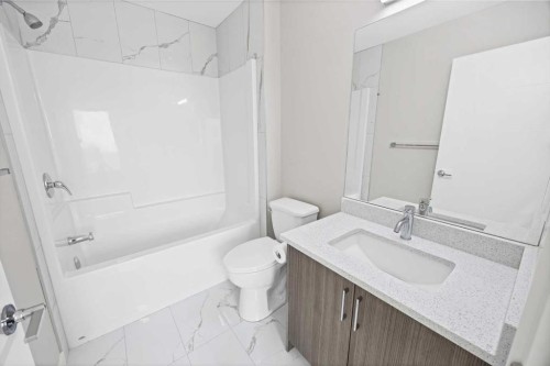 612 Red Sky Villas Ne, Calgary, AB - Indoor Photo Showing Bathroom