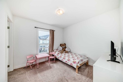 208-15 Evanscrest Park Nw, Calgary, AB - Indoor Photo Showing Bedroom