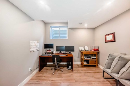 2-413 25 Avenue Ne, Calgary, AB - Indoor