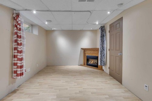 87 Coventry Road Ne, Calgary, AB - Indoor