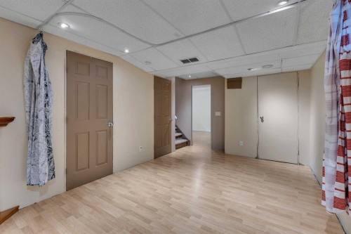 87 Coventry Road Ne, Calgary, AB - Indoor