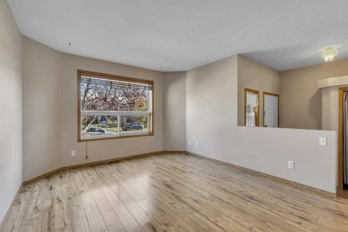 87 Coventry Road Ne, Calgary, AB - Indoor Photo Showing Other Room