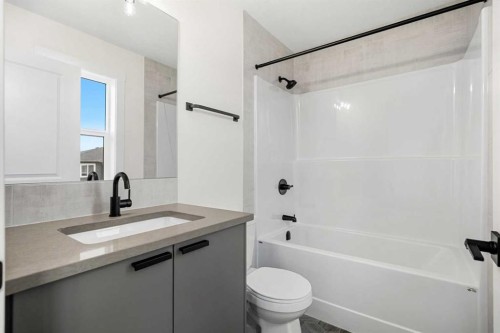 1206-525 River Heights Drive, Cochrane, AB - Indoor Photo Showing Bathroom