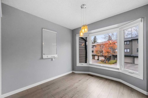 43-23 Glamis Drive Sw, Calgary, AB - Indoor Photo Showing Other Room