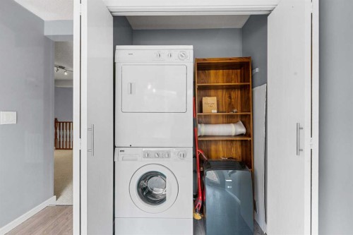 43-23 Glamis Drive Sw, Calgary, AB - Indoor Photo Showing Laundry Room