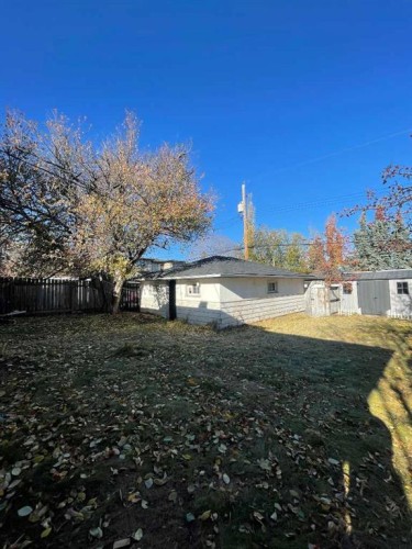 2424 17 Avenue Sw, Calgary, AB - Outdoor