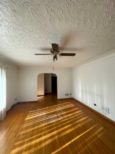 2424 17 Avenue Sw, Calgary, AB - Indoor Photo Showing Other Room