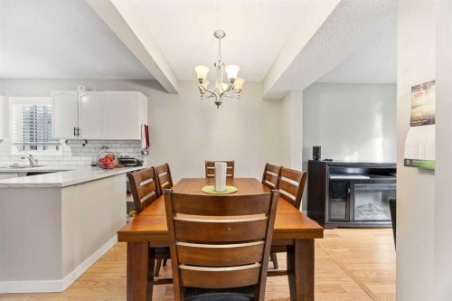 502 Signal Hill Green Sw, Calgary, AB - Indoor Photo Showing Dining Room