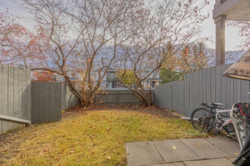 502 Signal Hill Green Sw, Calgary, AB - Outdoor