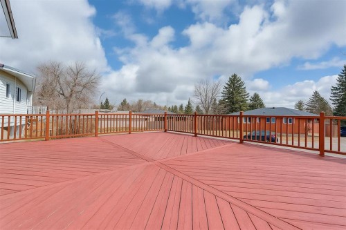 7803 Hunterslea Crescent Nw, Calgary, AB - Outdoor With Exterior