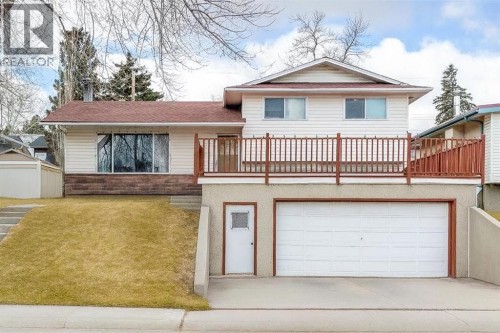 7803 Hunterslea Crescent Nw, Calgary, AB - Outdoor