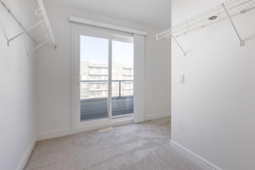 4341 Seton Drive Se, Calgary, AB - Indoor