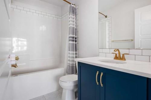 4341 Seton Drive Se, Calgary, AB - Indoor Photo Showing Bathroom