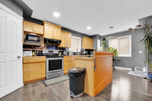 185 Tarawood Place Ne, Calgary, AB - Indoor Photo Showing Kitchen