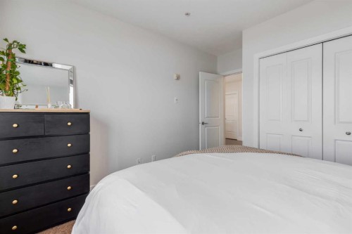 308-1899 45 Street Nw, Calgary, AB - Indoor Photo Showing Bedroom