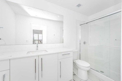 1305-60 Skyview Ranch Road Ne, Calgary, AB - Indoor Photo Showing Bathroom