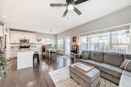 4 Bethune Way, Carstairs, AB - Indoor Photo Showing Living Room