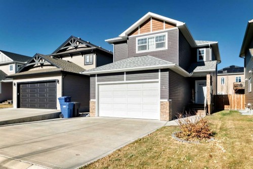 4 Bethune Way, Carstairs, AB - Outdoor With Facade