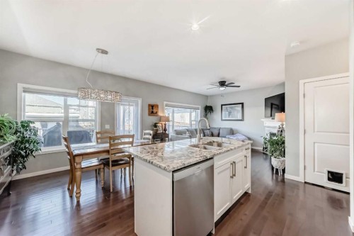 4 Bethune Way, Carstairs, AB - Indoor Photo Showing Kitchen With Upgraded Kitchen