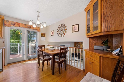 7 Bernard Court Nw, Calgary, AB - Indoor Photo Showing Dining Room