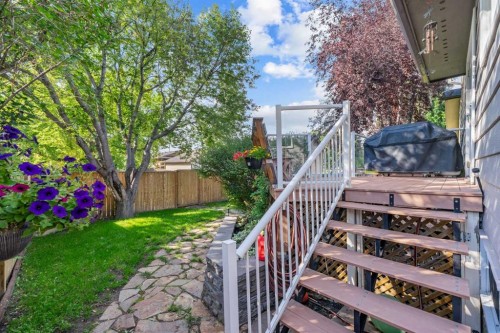 7 Bernard Court Nw, Calgary, AB - Outdoor