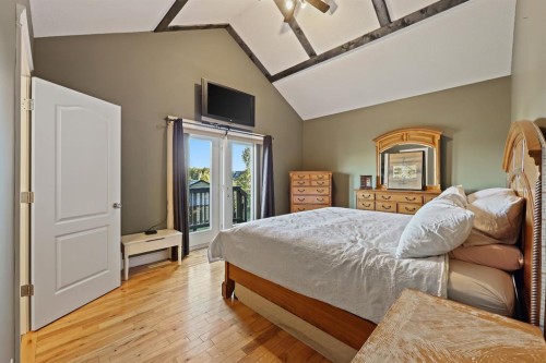 39 Valarosa Drive, Didsbury, AB - Indoor Photo Showing Bedroom