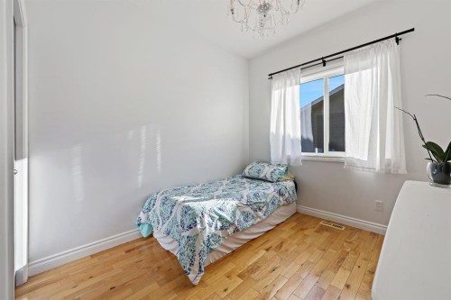 39 Valarosa Drive, Didsbury, AB - Indoor Photo Showing Bedroom
