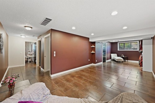 39 Valarosa Drive, Didsbury, AB - Indoor