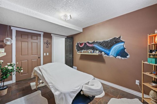 39 Valarosa Drive, Didsbury, AB - Indoor Photo Showing Bedroom