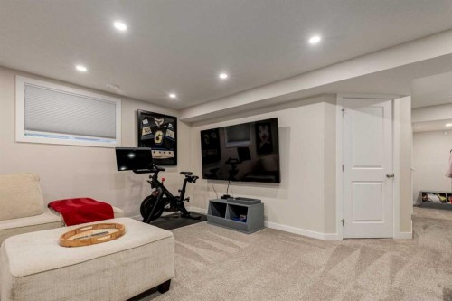 32 Evanscove Heights Nw, Calgary, AB - Indoor