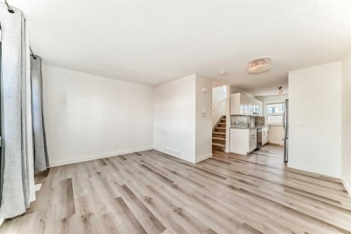 418 Covecreek Circle Ne, Calgary, AB - Indoor Photo Showing Other Room