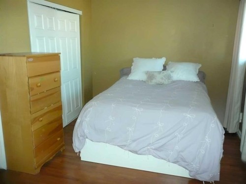 54-6020 Temple Drive Ne, Calgary, AB - Indoor Photo Showing Bedroom