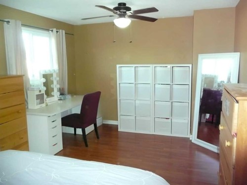 54-6020 Temple Drive Ne, Calgary, AB - Indoor Photo Showing Bedroom