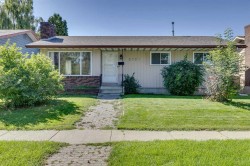 2823 Dover Ridge Drive SE Calgary, AB T2B 2L2