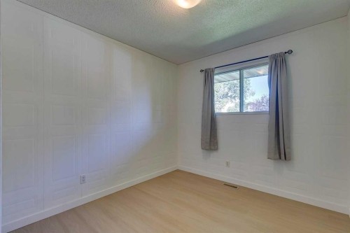 2823 Dover Ridge Drive Se, Calgary, AB - Indoor Photo Showing Other Room