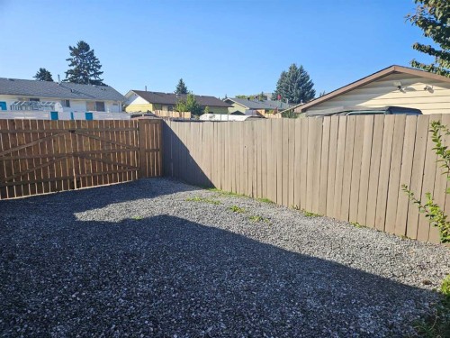 2823 Dover Ridge Drive Se, Calgary, AB - Outdoor