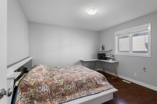 16 Redstone Parade Ne, Calgary, AB - Indoor Photo Showing Bedroom