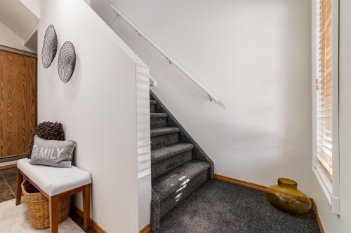 12 Millrise Green Sw, Calgary, AB - Indoor Photo Showing Other Room