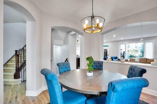 70 Royal Ridge Manor Nw, Calgary, AB - Indoor Photo Showing Dining Room