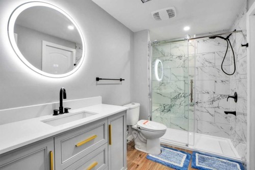 70 Royal Ridge Manor Nw, Calgary, AB - Indoor Photo Showing Bathroom