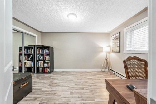 4-310 22 Avenue Sw, Calgary, AB - Indoor Photo Showing Other Room