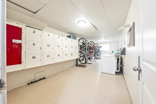 4-310 22 Avenue Sw, Calgary, AB - Indoor Photo Showing Other Room