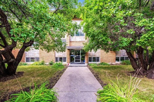 4-310 22 Avenue Sw, Calgary, AB - Outdoor