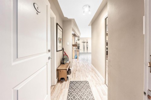 4-310 22 Avenue Sw, Calgary, AB - Indoor Photo Showing Other Room